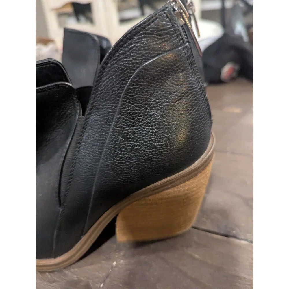 Vince Camuto vince camuto